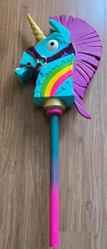 (26) Fortnite lama pickaxe  beschikbaar voor biedingen