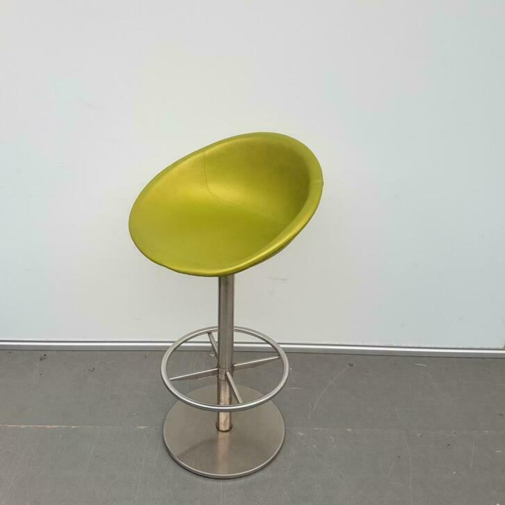 Mooie stevige Pedrali Gliss design krukken - limegroene stof, Huis en Inrichting, Barkrukken, Nieuw, 60 tot 90 cm, 1 kruk, Ophalen of Verzenden