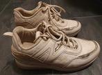 Mooie Dames Schoenen - Maat 38 - Ophalen in den haag., Ophalen, Beige, Sneakers of Gympen, Gedragen