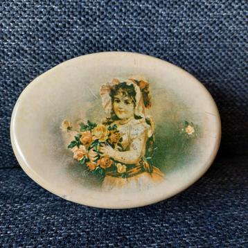 Vintage Nelson Blikje beschikbaar voor biedingen