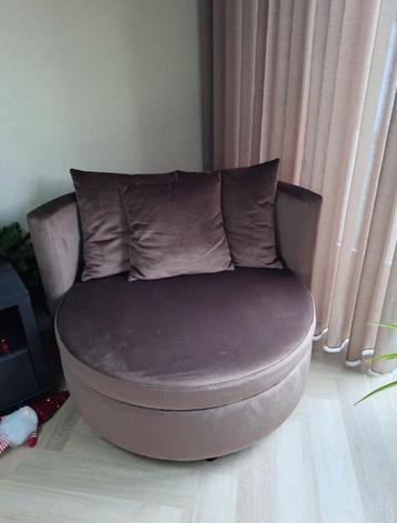 Mooie nieuwe fauteuil beschikbaar voor biedingen