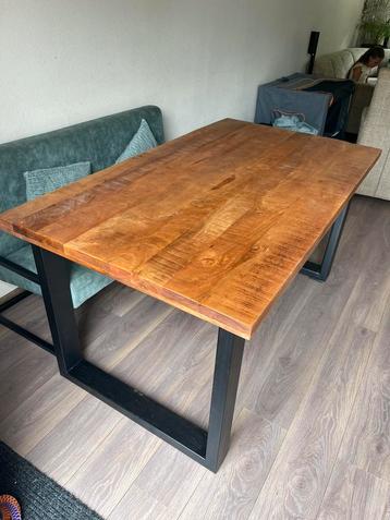 Mango eetkamertafel beschikbaar voor biedingen