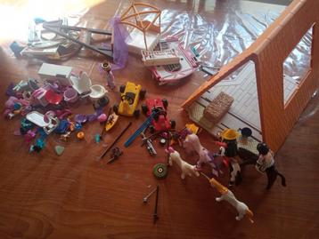 Playmobil en heel veel poppetjes. Zie fotos.  beschikbaar voor biedingen