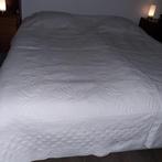 Nieuwe dikke gestikte sprei  . 260cm x 240cm .kleur wit, Ophalen, Wit, Tweepersoons, Zo goed als nieuw