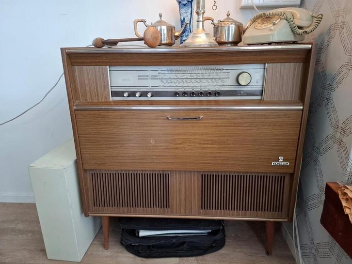 Vintage Grundig Radio met Platenspeler (Defect), Antiek en Kunst, Antiek | Tv's en Audio, Ophalen