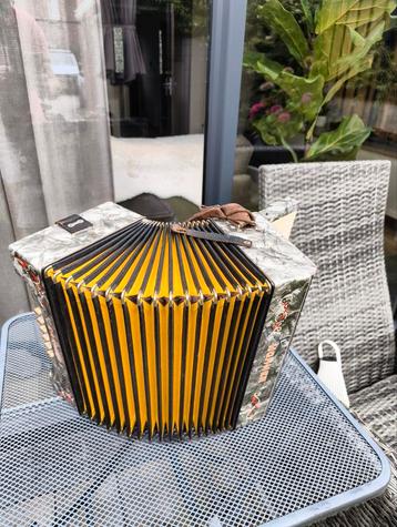 Hohner Carmen 1 accordeon
 beschikbaar voor biedingen