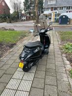 Vespa sprint 2017 full option, Ophalen of Verzenden, Zo goed als nieuw