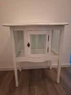 Prachtig wit theekastje/vitrinekastje met uitgeslepen glas, Huis en Inrichting, Kasten | Overige, Ophalen, Zo goed als nieuw