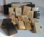 collectie antieke missalen kerkboekjes celluloid cover, Antiek en Kunst, Antiek | Religie, Verzenden