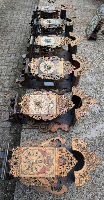 6 antieke stoel klokken 1 los uurwerk samen €900. beschikbaar voor biedingen