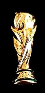 Fifa voetbal wereldbeker pin- grote maat, Verzamelen, Verzenden, Nieuw, Sport, Speldje of Pin