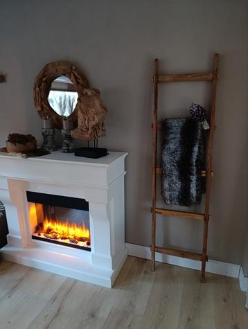 Sobere decoratie ladders old teak  beschikbaar voor biedingen