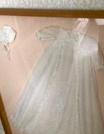 Ingelijste doopjurk., Ophalen