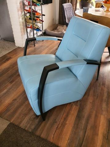 Mooie echt leren fauteuil  beschikbaar voor biedingen