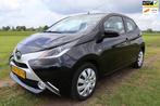 Toyota Aygo 1.0 VVT-i x-play|Airco|Parkeercamera|Bluetooth|N, Voorwielaandrijving, Stof, Gebruikt, Zwart