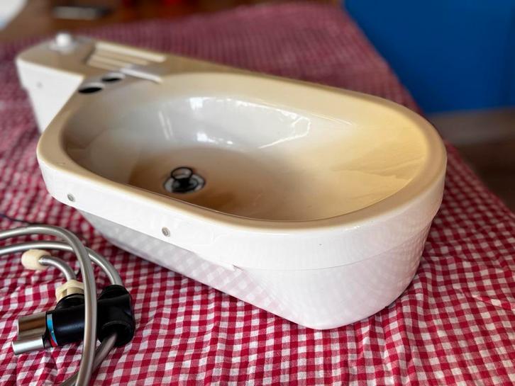 Wastafel ( caravan of camper) met mengkraan en douchefunctie, Doe-het-zelf en Verbouw, Sanitair, Gebruikt, Wastafel, Ophalen