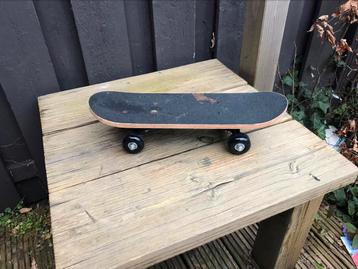 Mini skateboard *GRATIS*