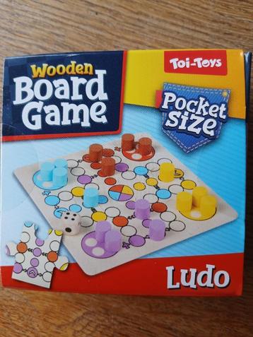 Ludo, houten bord spel, mini formaat beschikbaar voor biedingen