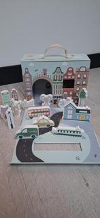 Speelkoffer stad Little Dutch houten speelgoed compleet, Kinderen en Baby's, Speelgoed | Poppenhuizen, Poppenhuis, Zo goed als nieuw