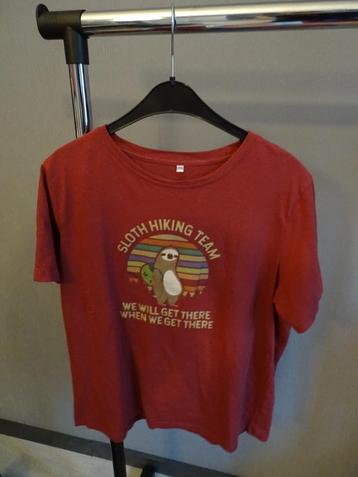T-shirt, Bordeaux, Sloth Hiking print, maat XXL beschikbaar voor biedingen
