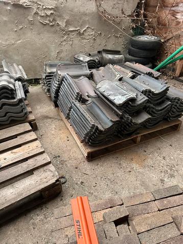 van Oord pannen ca. 130 stuks beschikbaar voor biedingen