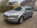 Volvo V50 2.0D 2006 Grijs, Trekhaak, Bluetooth, Isofix, Auto's, 136 pk, 4 cilinders, 700 kg, Origineel Nederlands