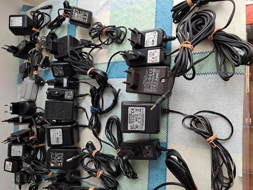 9 V MERK ADAPTERS, Computers en Software, Moederborden, Zo goed als nieuw, Overige typen, Ophalen of Verzenden