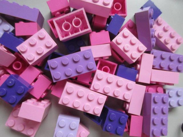 nr. 8622, 60 Roze/lila stenen, 2 noppen breed, Ophalen of Verzenden, Zo goed als nieuw, Losse stenen, Lego