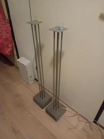 Speaker Stands / Boxen Steunen beton beschikbaar voor biedingen