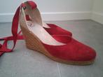 Mooie feestelijke sleehak maat 41, Ophalen of Verzenden, Zo goed als nieuw, Schoenen met hoge hakken, Rood