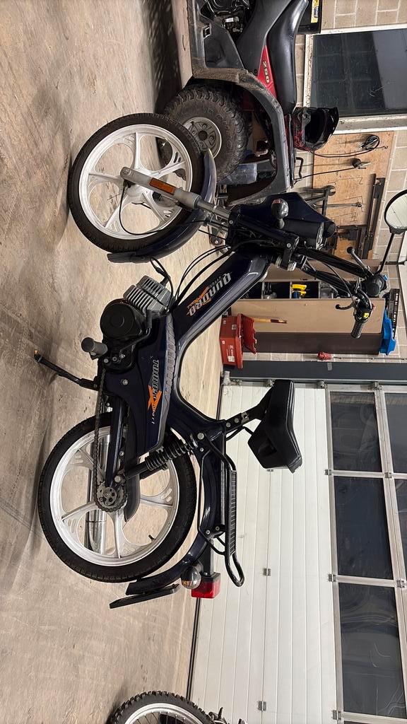 Tomos quadro, Fietsen en Brommers, Brommers | Tomos, Zo goed als nieuw, Quadro, Ophalen