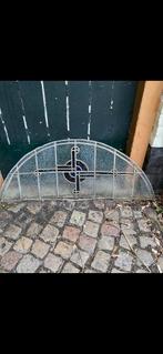Groot glas in lood raam., Ophalen