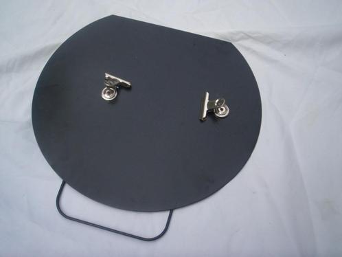 1x MEMOBORD 3/4rond 40 cm. metaal (>) 1 mm. 2 magneetKlemmen, Huis en Inrichting, Woonaccessoires | Memoborden, Zo goed als nieuw