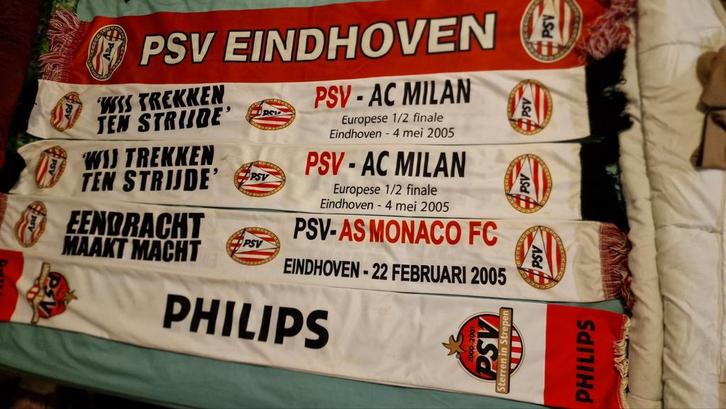 PSV Sjaals, Vlaggetjes, Muts en 2 hoedjes. Gebruikt, '01-'05, Verzamelen, Sportartikelen en Voetbal, Gebruikt, Vaantje of Sjaal