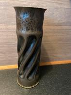 Huls uit 1944 bewerkt voor vaas oid, Ophalen, Nederland, Hulzen of Bodemvondsten