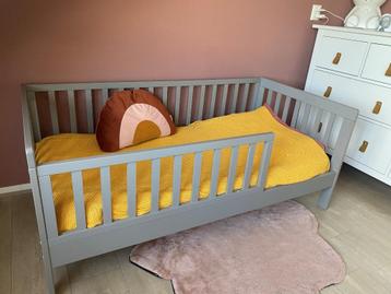 Peuterbed Petit Amelie incl matras beschikbaar voor biedingen