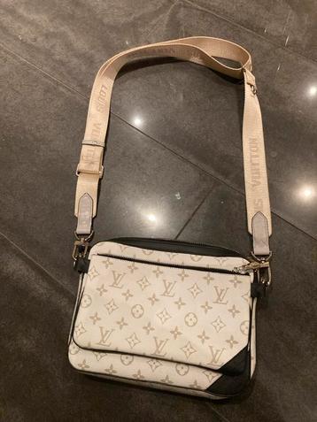 Louis Vuitton Tas - Wit beschikbaar voor biedingen