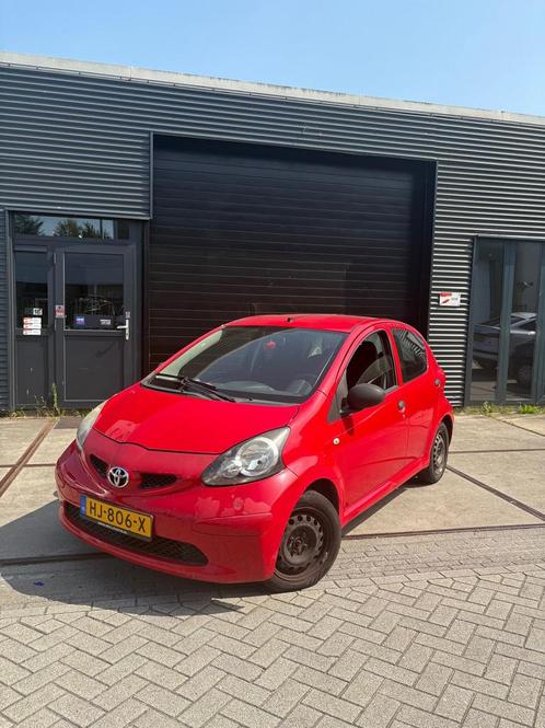 Toyota Aygo 1.0-12V 5-deurs rood, Auto's, Toyota, Bedrijf, Te koop, Aygo, ABS, Airbags, Radio, Startonderbreker, Benzine, Euro 4