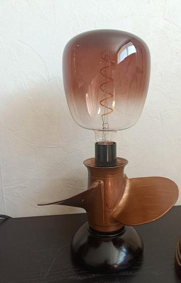Schroef Lamp PRACHTIG beschikbaar voor biedingen