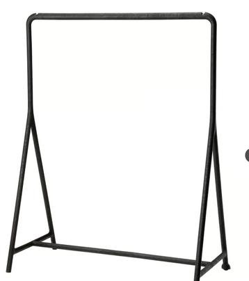 2x IKEA TURBO kledingrek – zwart beschikbaar voor biedingen