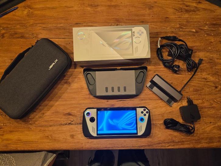 ASUS ROG Ally Z1 Extreme (512GB, wit) + accessories, Computers en Software, Desktop Pc's, Gebruikt, 4 Ghz of meer, SSD, 16 GB