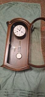 Ouderwetse Klok met Klepel en Sleutel, Ophalen