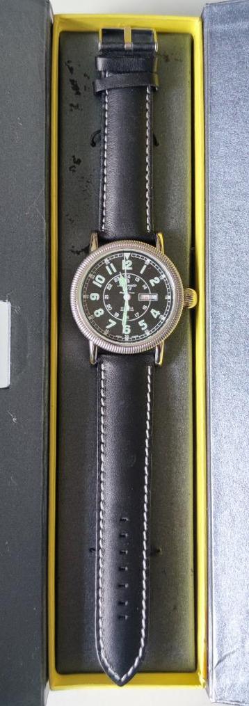 Automatisch horloge beschikbaar voor biedingen