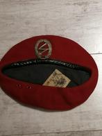 Duitse baretten met embleem, Ophalen, Zo goed als nieuw, Auto's