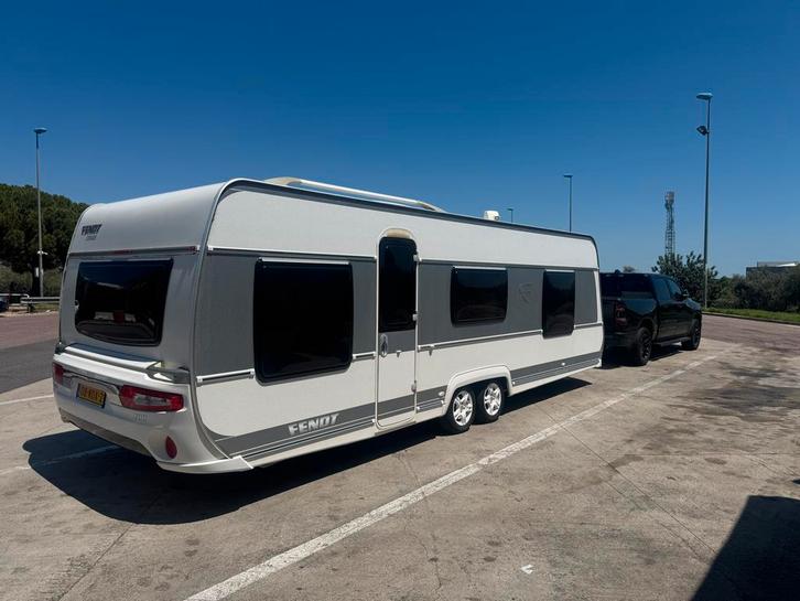 Fendt Platin 700 - Top caravan met airco!, Caravans en Kamperen, Caravans, Particulier, tot en met 4, 1500 - 2000 kg, Rondzit