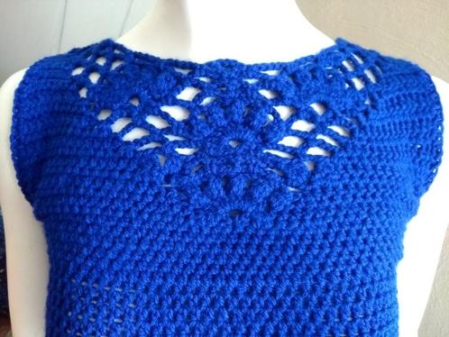 Kobalt blauw hand gehaakt jurkje met kant en tailleband Mt S, Hobby en Vrije tijd, Breien en Haken, Nieuw, Haken, Ophalen of Verzenden