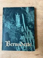 Mooi boekje over het leven van Bernadette van Lourdes, Antiek en Kunst, Antiek | Religie, Ophalen of Verzenden