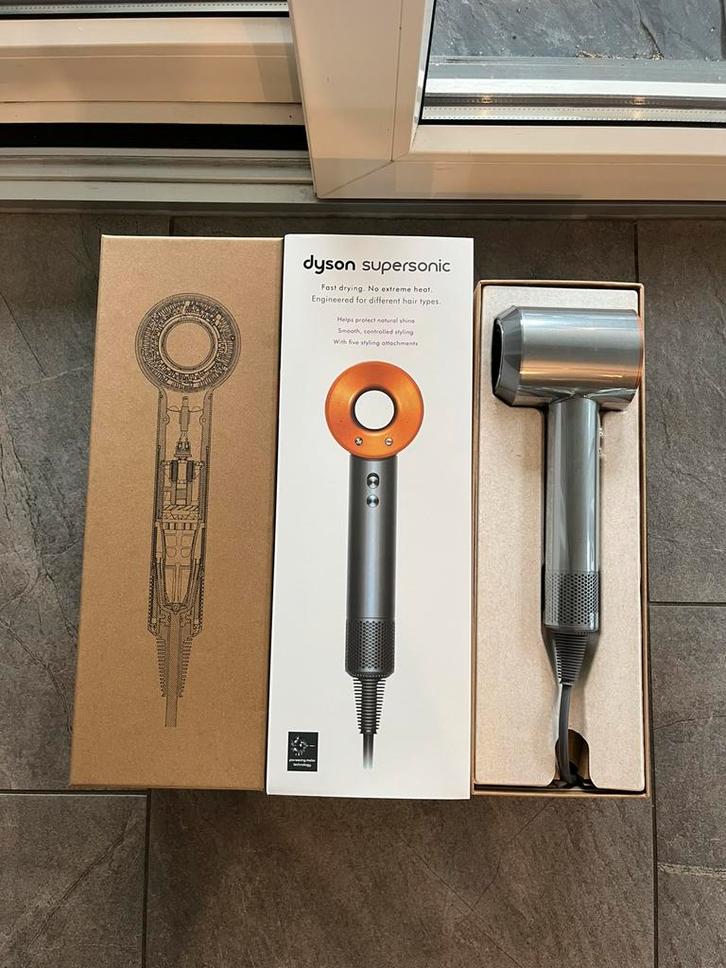 Dyson HD08 gold grey, Sieraden, Tassen en Uiterlijk, Uiterlijk | Haarverzorging, Zo goed als nieuw, Föhn of Haardroger, Ophalen of Verzenden