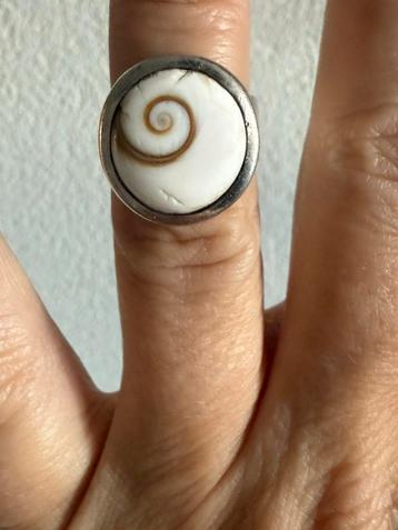 R226A/Zilveren Degelijke Shiva Shell ring 16 1/4 beschikbaar voor biedingen