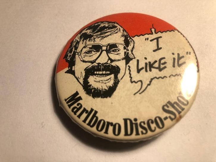 Button MARLBORO DISCO SHOW (5,5 cm)., Verzamelen, Speldjes, Pins en Buttons, Zo goed als nieuw, Button, Overige onderwerpen, Verzenden